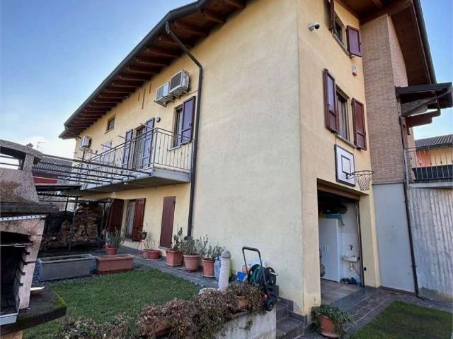 Villa Indipendente in vendita a Grassobbio, Lombardia