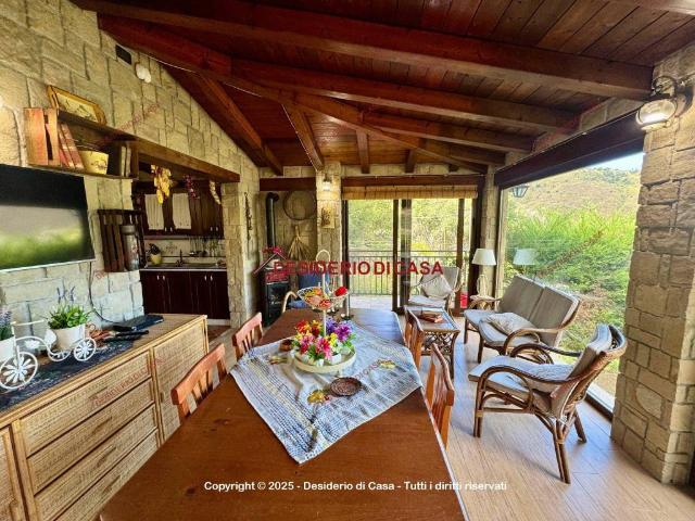 Villa Indipendente in vendita a Lascari, Sicilia