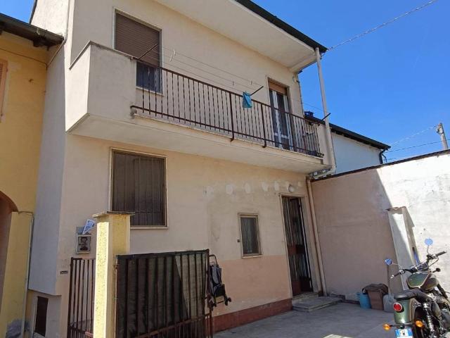 Villa Indipendente in vendita a Gravellona Lomellina, Lombardia