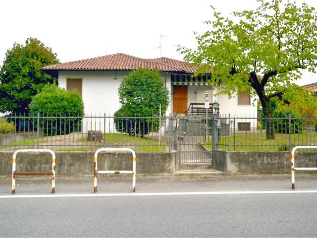 Villa Indipendente in vendita a Gravellona Lomellina, Pavia