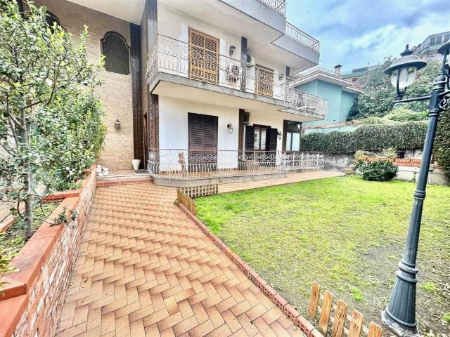 Villa Indipendente in vendita a San Paolo, Gravina Di Catania