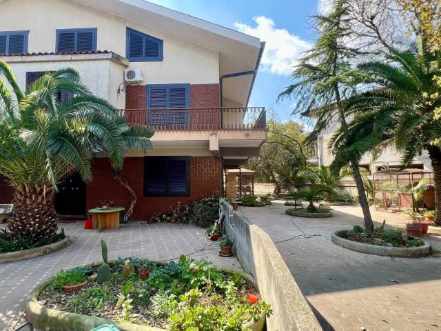Villa Indipendente in vendita a San Paolo, Gravina Di Catania