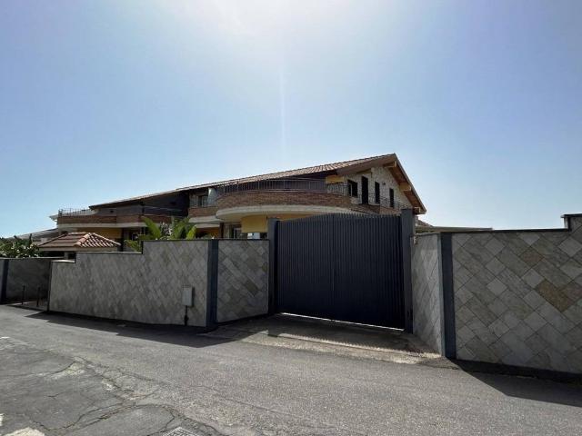 Villa Indipendente in vendita a Gravina Di Catania, Sicilia
