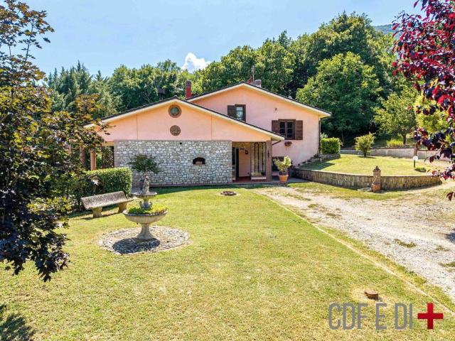 Villa Indipendente in vendita a Greccio, Lazio