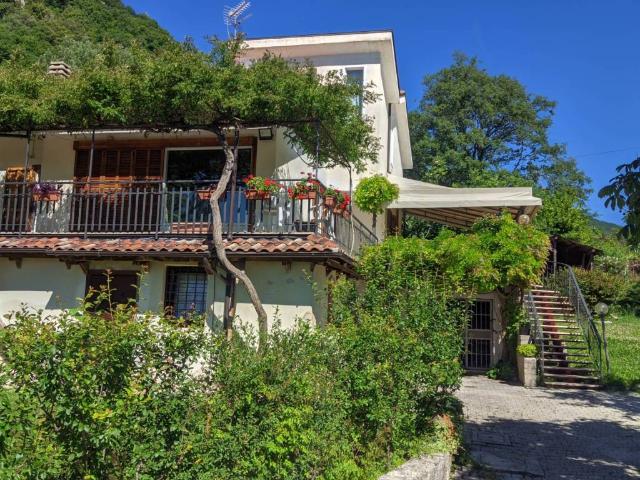 Villa Indipendente in vendita a Greccio, Lazio