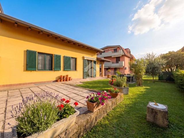 Villa Indipendente in vendita a Grezzago, Lombardia