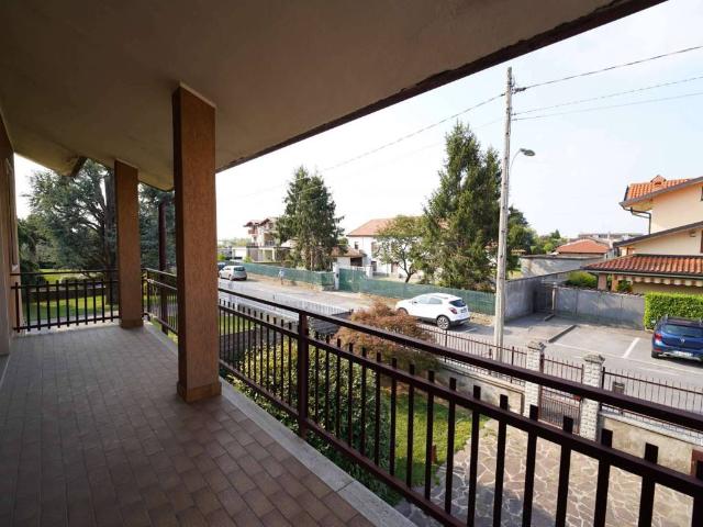 Villa Indipendente in vendita a Grezzago, Lombardia