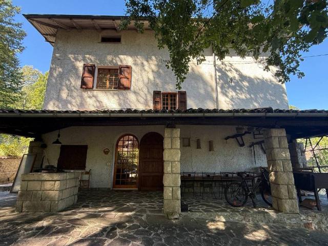 Villa Indipendente in vendita a Ponte, Grizzana Morandi