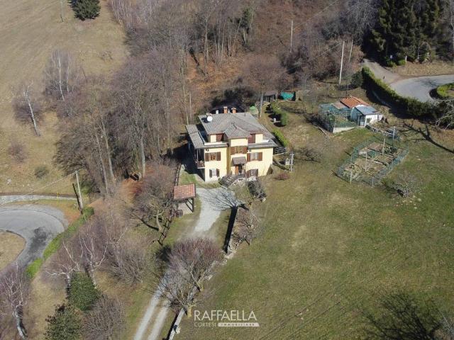 Villa Indipendente in vendita a Grone, Lombardia