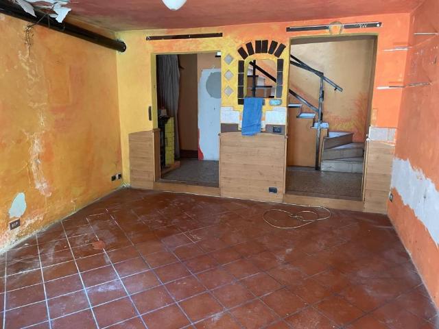Villa Indipendente in vendita a Grone, Lombardia