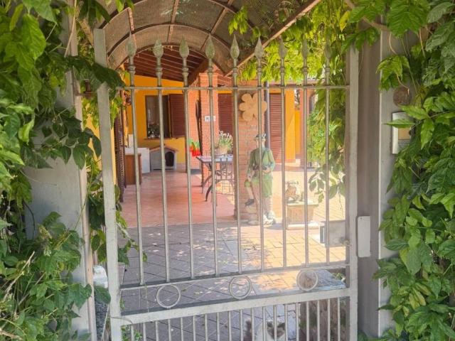 Villa Indipendente in vendita a Gropello Cairoli, Lombardia