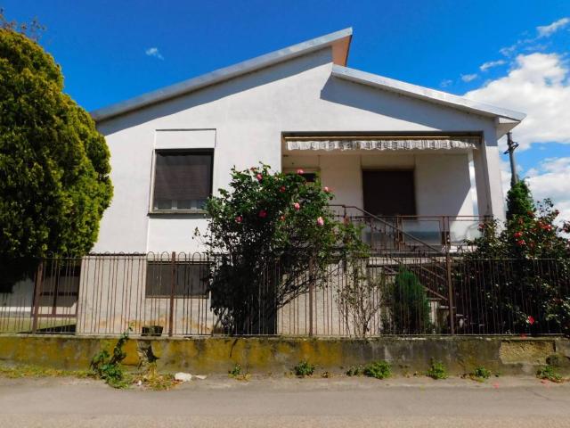 Villa Indipendente in vendita a Gropello Cairoli, Lombardia
