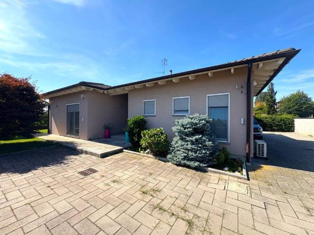 Villa Indipendente in vendita a Gropello Cairoli, Lombardia