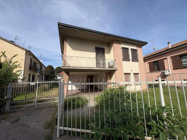 Villa Indipendente in vendita a Gropello Cairoli, Lombardia