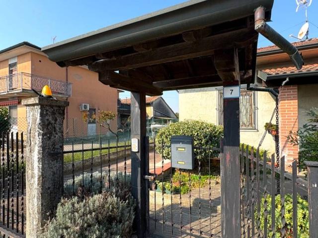 Villa Indipendente in vendita a Gropello Cairoli, Lombardia