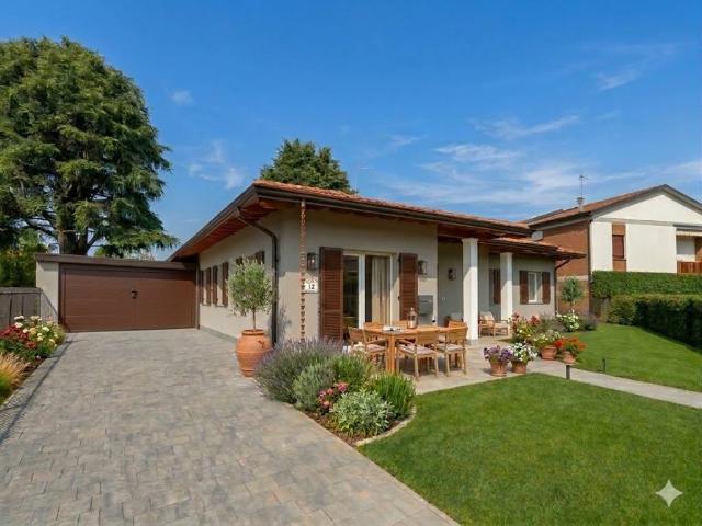 Villa Indipendente in vendita a Gropello Cairoli, Lombardia