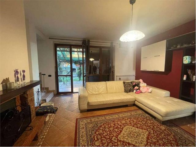 Villa Indipendente in vendita a Gropello Cairoli, Lombardia
