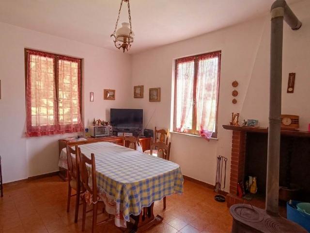 Villa Indipendente in vendita a Ca' Gazzotti, Gropparello