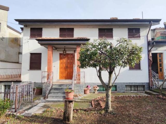 Villa Indipendente in vendita a Gropparello, Reggio Emilia