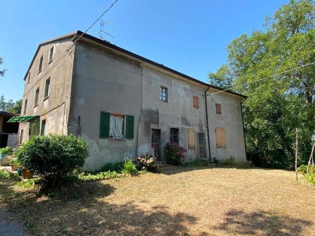 Villa Indipendente in vendita a Gropparello, Reggio Emilia
