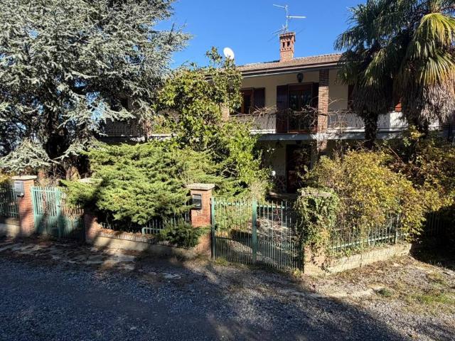 Villa Indipendente in vendita a Gropparello, Reggio Emilia