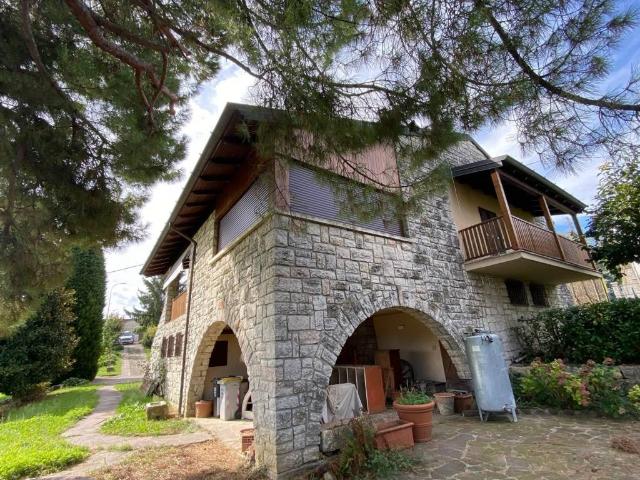 Villa Indipendente in vendita a Gropparello, Reggio Emilia
