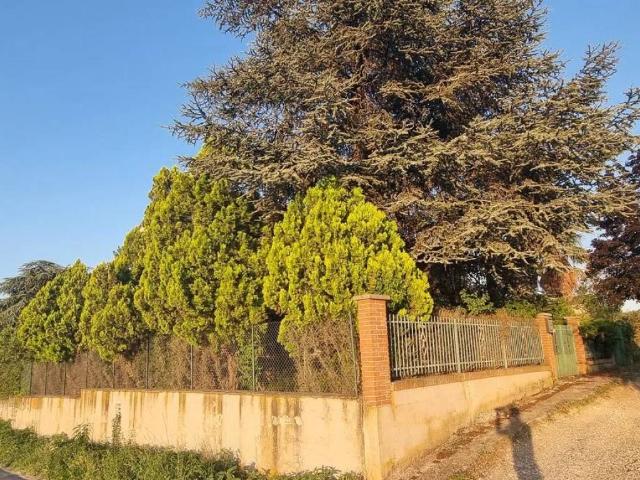 Villa Indipendente in vendita a Gropparello, Reggio Emilia