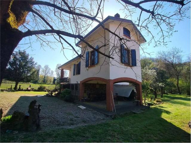 Villa Indipendente in vendita a Gropparello, Reggio Emilia