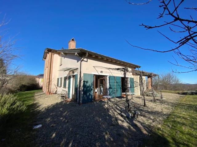 Villa Indipendente in vendita a Gropparello, Reggio Emilia