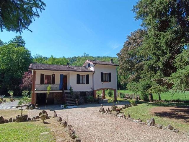 Villa Indipendente in vendita a Gropparello, Reggio Emilia