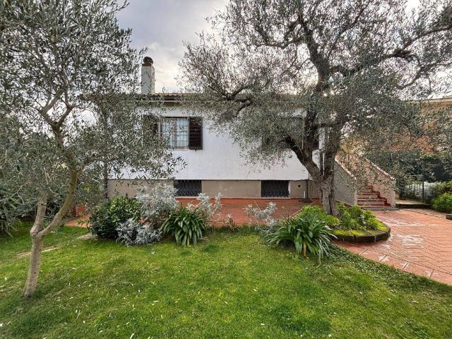 Villa Indipendente in vendita a Enaoli, Monte Argentario