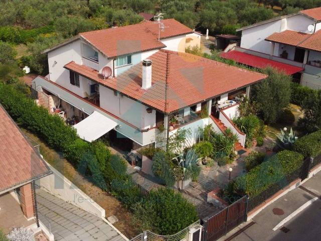 Villa Indipendente in vendita a Rispescia, Grosseto