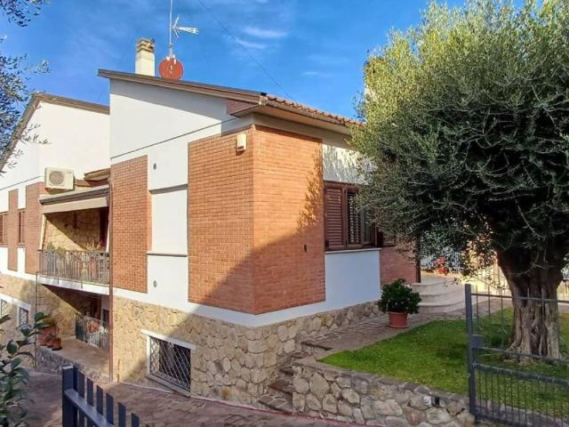Villa Indipendente in vendita a Istia Ponte, Monte Argentario
