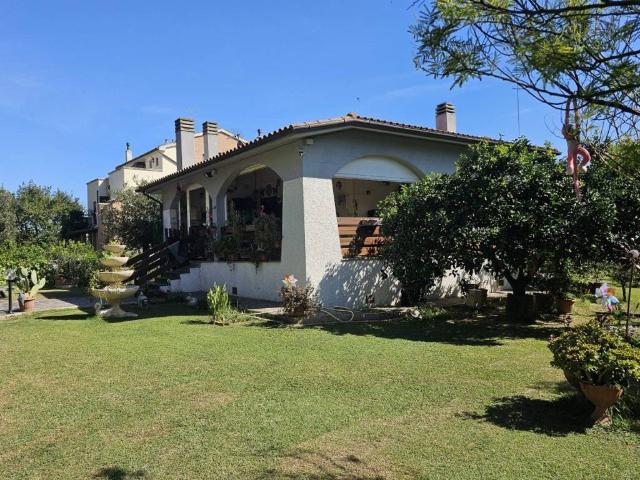 Villa Indipendente in vendita a Centro, Monte Argentario