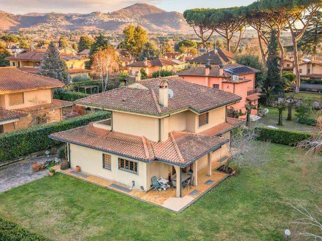 Villa Indipendente in vendita a Squarciarelli, Roma Capitale