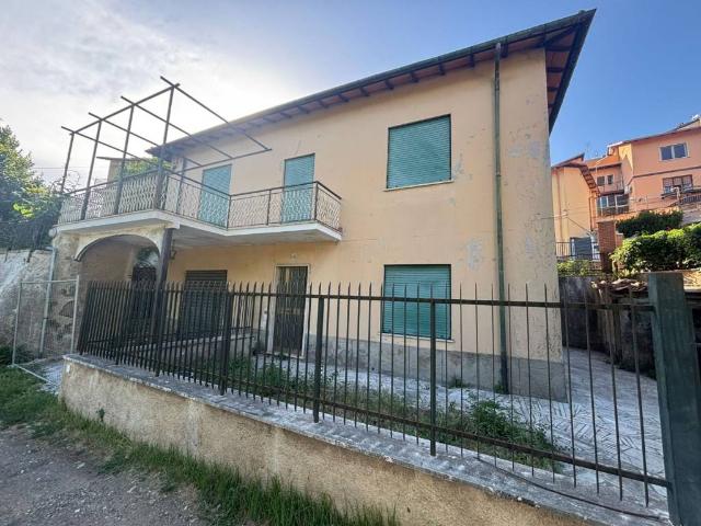 Villa Indipendente in vendita a Squarciarelli, Roma Capitale