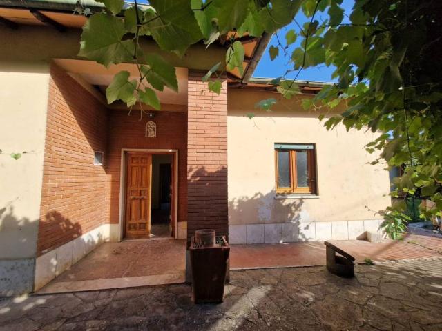Villa Indipendente in vendita a Squarciarelli, Roma Capitale