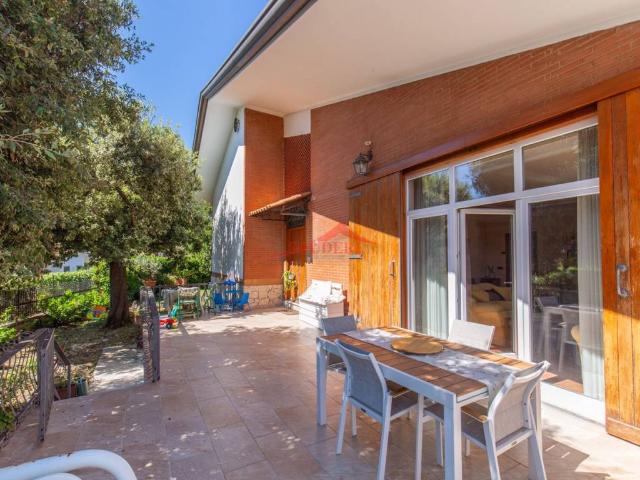 Villa Indipendente in vendita a Squarciarelli, Roma Capitale