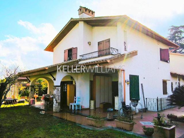 Villa Indipendente in vendita a Squarciarelli, Roma Capitale