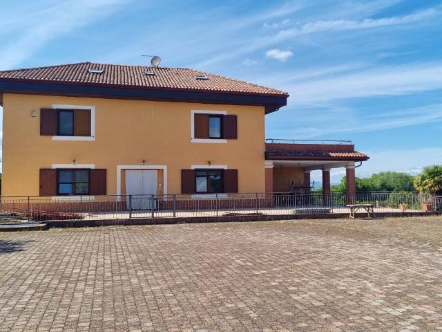 Villa Indipendente in vendita a Terre dell’Ufita, Grottaminarda