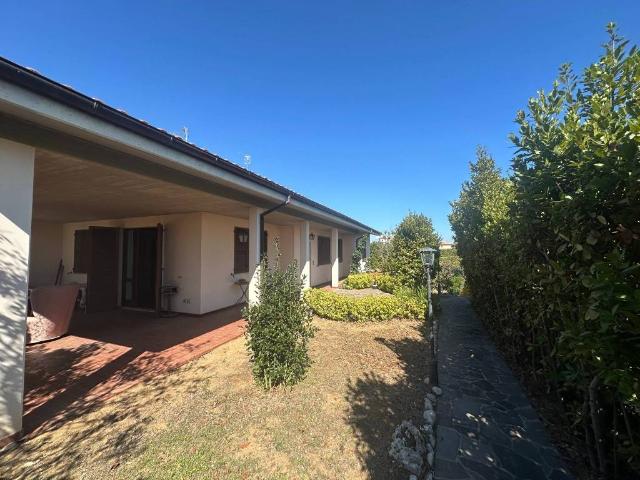 Villa Indipendente in vendita a Petrella, Marche