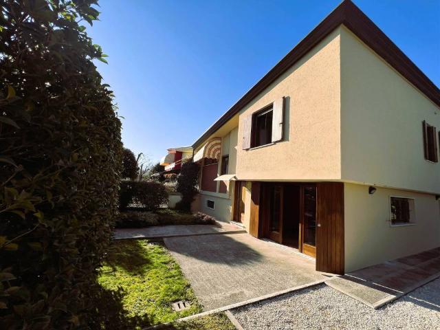 Villa Indipendente in vendita a Gruaro, Veneto