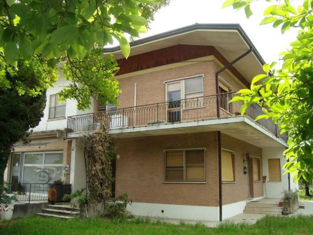 Villa Indipendente in vendita a Gruaro, Veneto