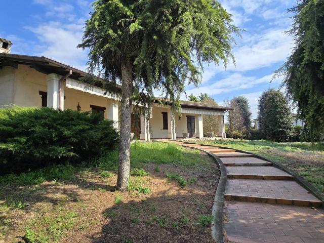 Villa Indipendente in vendita a Grumello Cremonese, Lombardia