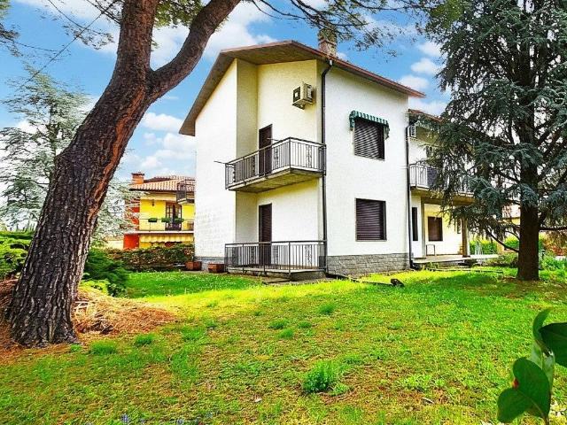 Villa Indipendente in vendita a Grumello Del Monte, Lombardia