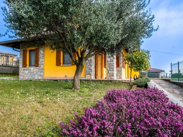 Villa Indipendente in vendita a Grumello Del Monte, Lombardia
