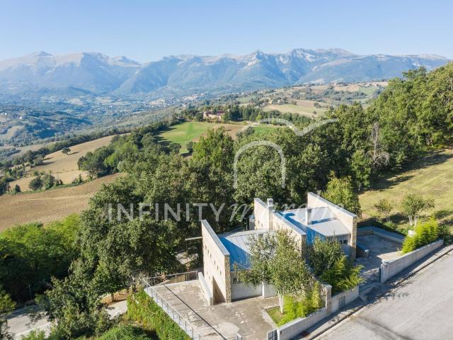 Casa in vendita a Marche, Macerata