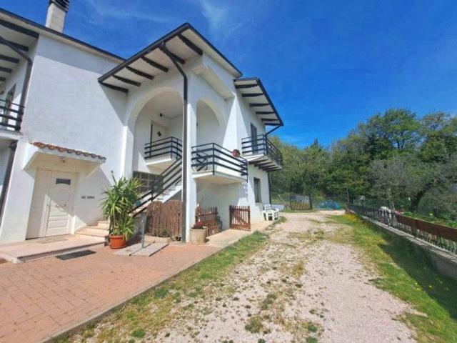 Villa Indipendente in vendita a Gualdo Cattaneo, Umbria