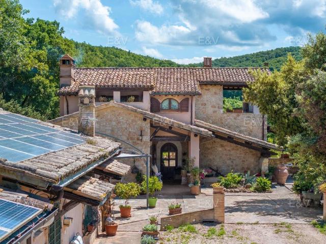 Villa Indipendente in vendita a Gualdo Cattaneo, Umbria