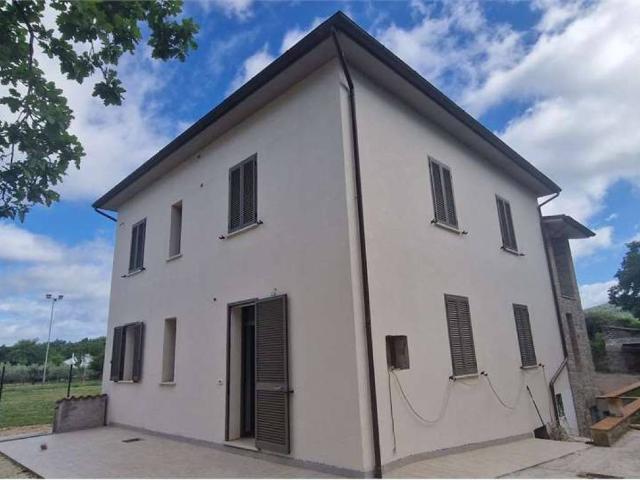 Villa Indipendente in vendita a Gualdo Cattaneo, Umbria
